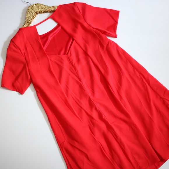 Bright Red Short Sleeve Backless Shift Dress - Picture 7 of 8